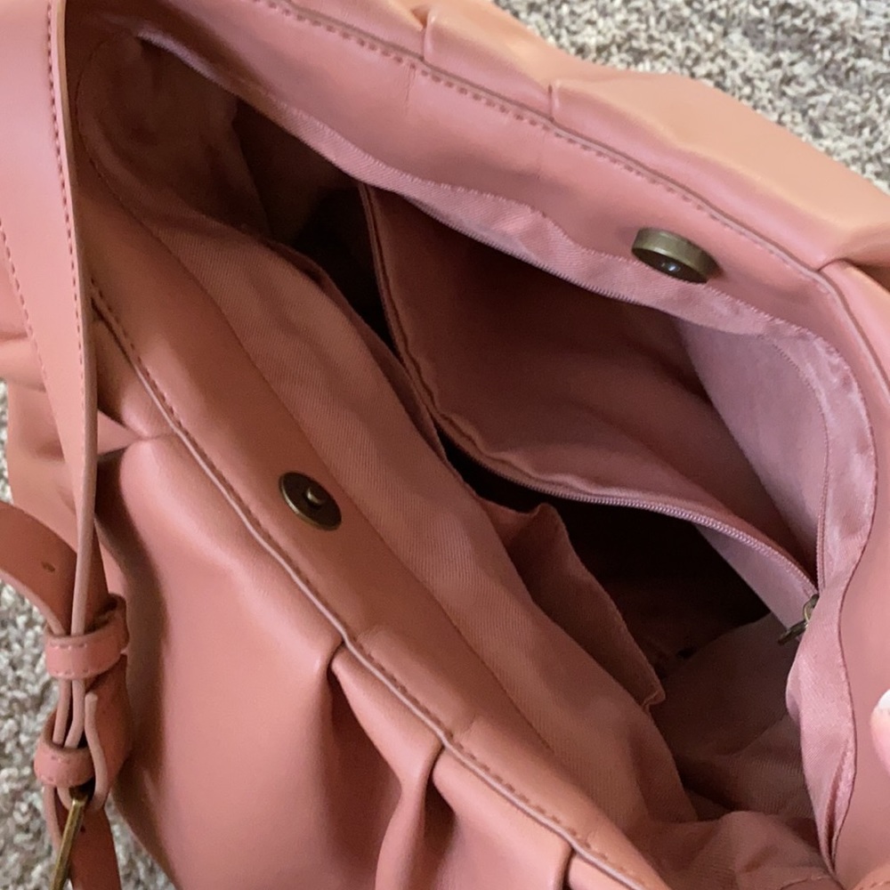Universal thread purse - Picture 2 of 4